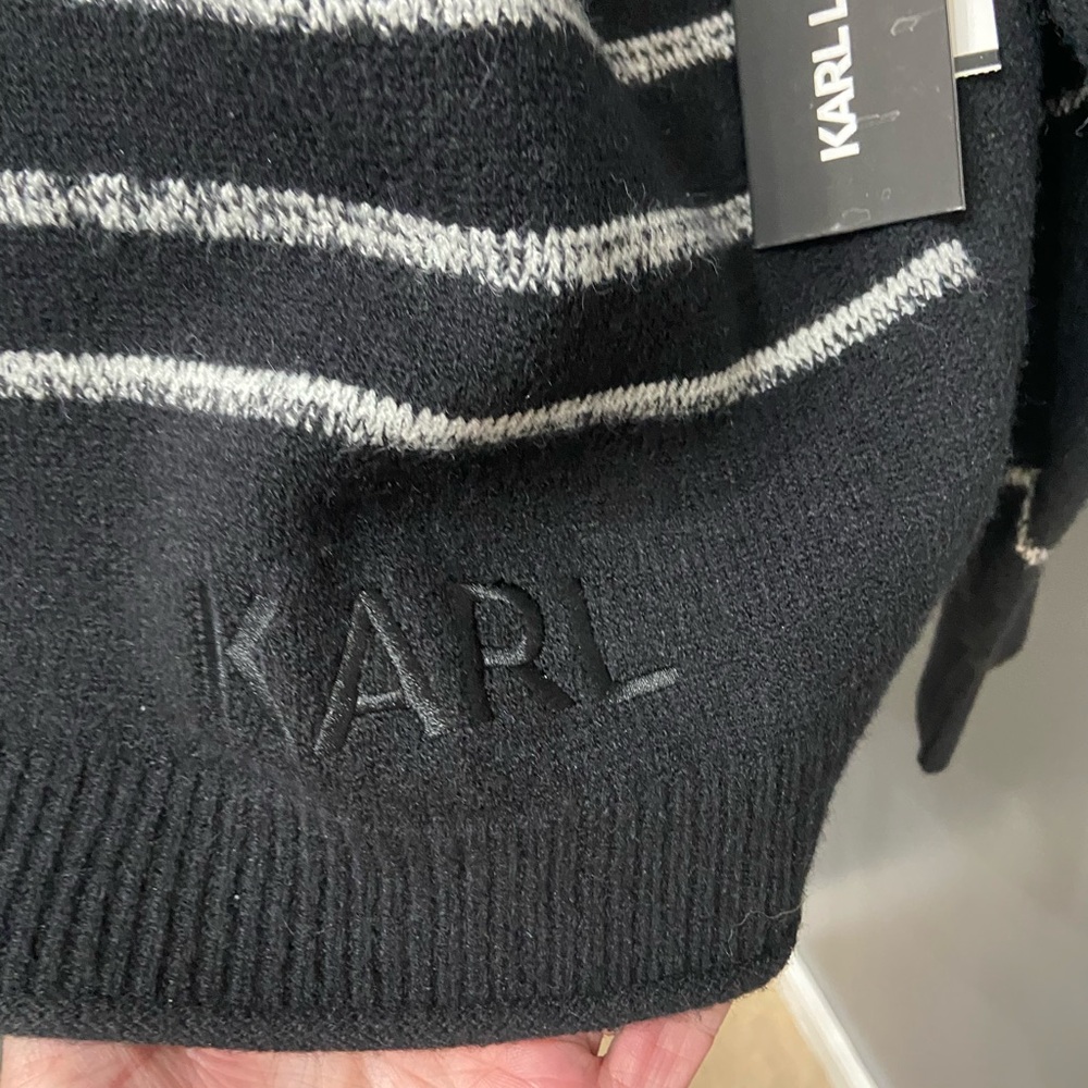 NWT KARL Lagerfeld Black/White Womens Long Sleeve Sweater SzL   Abstract Lines - Picture 5 of 17